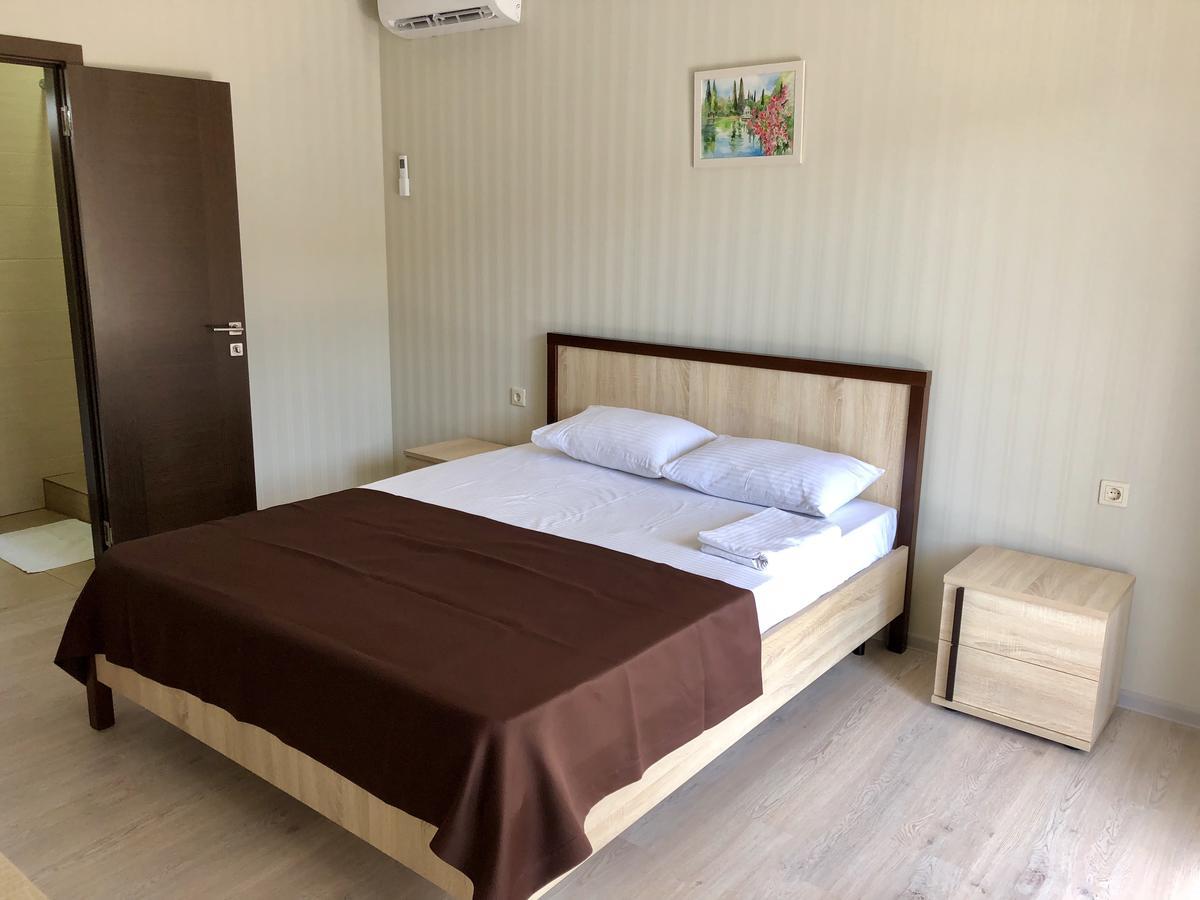 Hotel Mandarin Pizunda Esterno foto