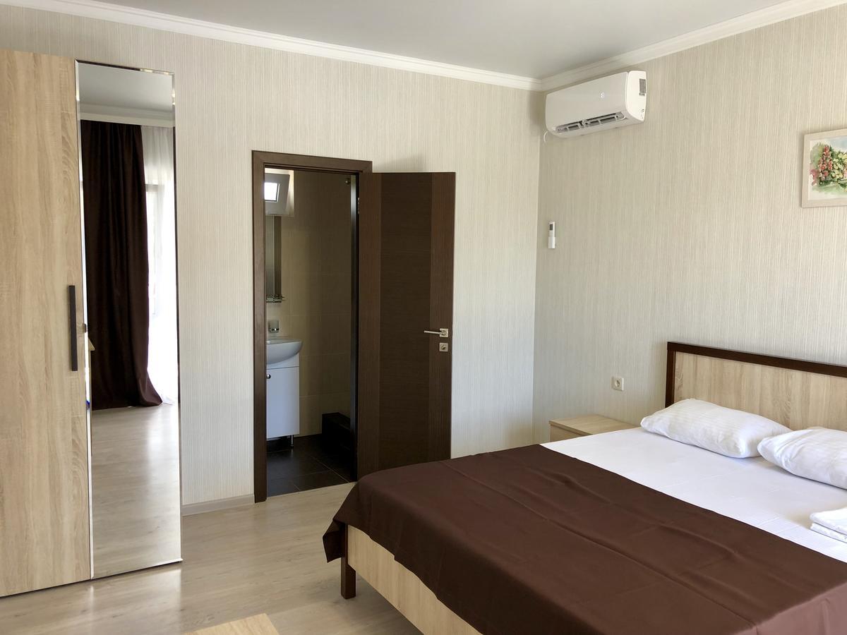 Hotel Mandarin Pizunda Esterno foto