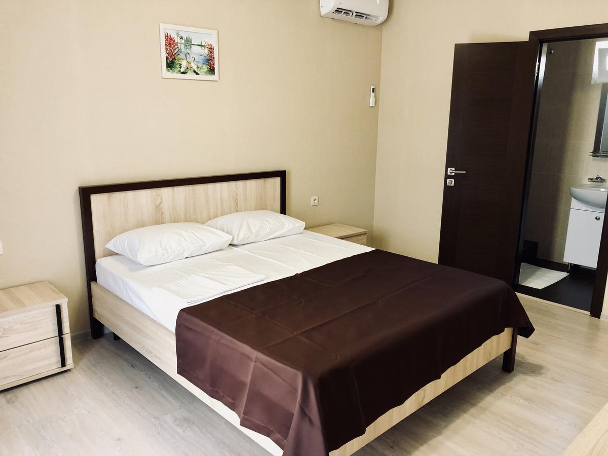Hotel Mandarin Pizunda Esterno foto
